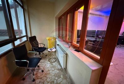 De inchiriat Casa / Vila 7 camere + curte zona Vatra Luminoasa - 11