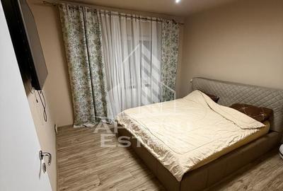 Apartament cu 3 camere, 2 bai,  decomandat,  etajul 2, zona Soarelui - 1