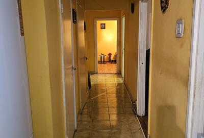 Apartament cu trei camere decomandat - 2