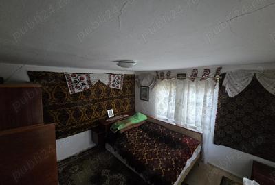 Casă cu 4 camere în Vulturești - 8