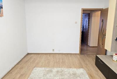 Vand apartament 2 camere decomandat in Deva, zona Zamfirescu, suprafat - 11