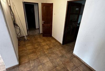 Apartament cu 4 camere decomandat în Central - 4