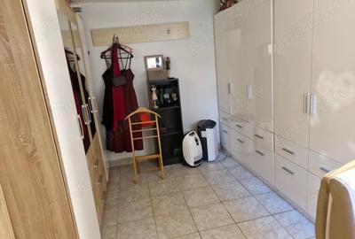 2 Case cu 7 camere, 2 bucatarii si 3 bai, intr-o curte cartierul Gradiste - 14