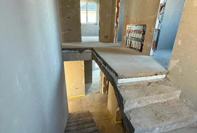 Casă cu 4 camere în Central - 1