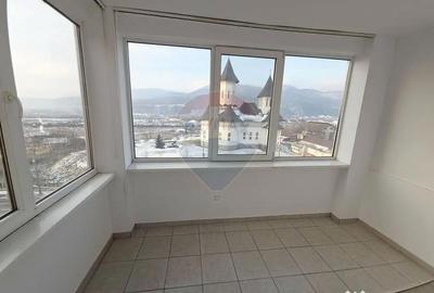 Apartament cu 2 camere decomandat în 1 Mai - 7