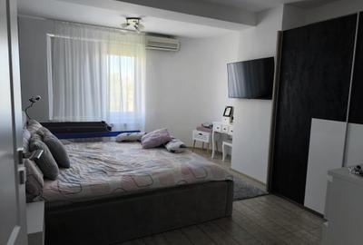 Apartament cu 3 camere în Tomis III