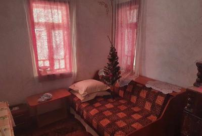 Casă cu 4 camere cu Teren 2200 Mp în Central - 3