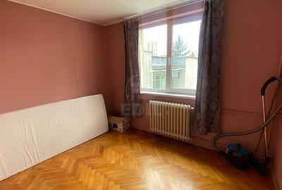 Apartament de vânzare, 3 camere, 54 mp, Plopilor - 11