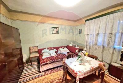 Casă cu 4 camere cu Teren 900 Mp în Scăești - 2