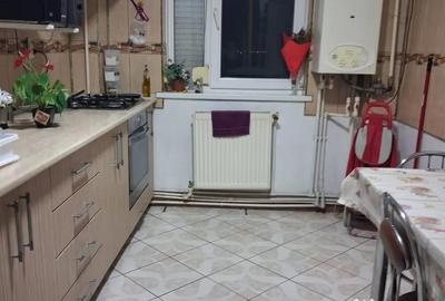 Apartament cu 3 camere decomandat în Viziru 3 - 3