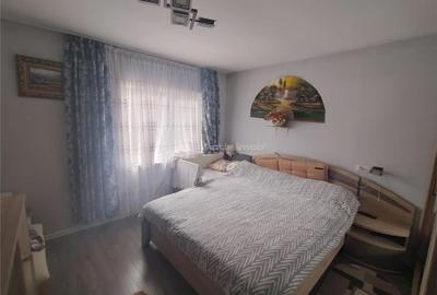 Petrosnita, Casa la Curte cu Garaj si Teren de 900 Mp - 14