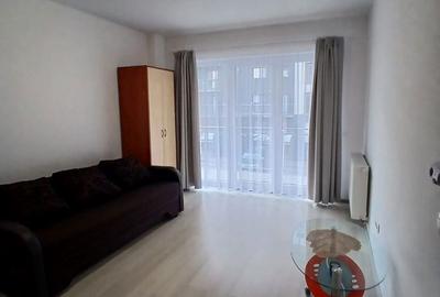 Garsonieră decomandată în Tractorul