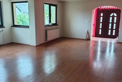 Casă cu 3 camere în Sfântu Ilie - 3