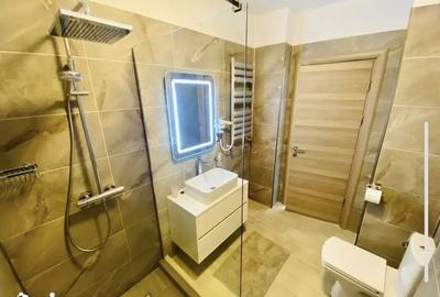 Apartament cu 3 camere decomandat în Far - 3
