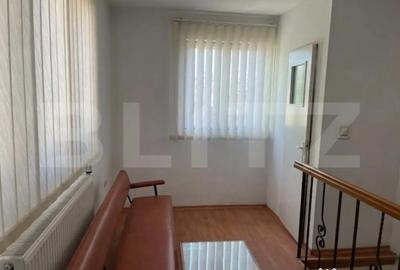 Casă cu 7 camere cu Teren 111 Mp în Central