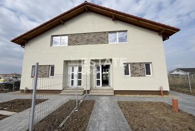 Duplex cu 4 camere cu Canalizare în Moșnița Nouă - 1