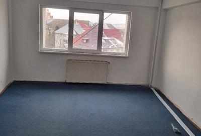 Apartament cu 2 camere decomandat în Obcini - 3