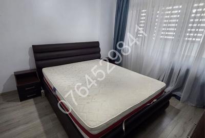 Apartament cu 3 camere decomandat în Obor