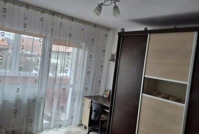 Apartament cu 3 camere decomandat, mobilat în Între Lacuri - 2