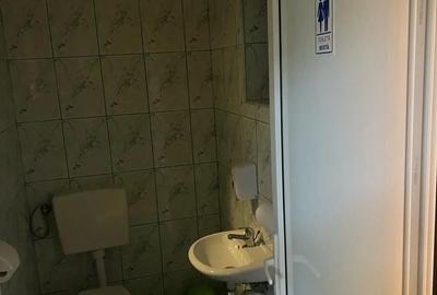 Spațiu comercial, de 60 mp, în Central - 4