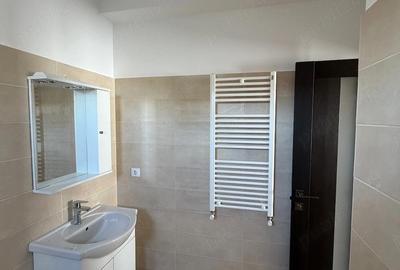 Casă cu 4 camere cu Teren 210 Mp în Domnești - 1