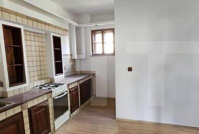 Casa cu 2 apartamente de 3 camere in centru - 7