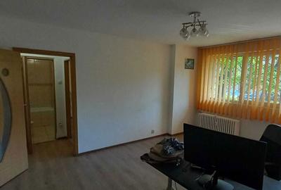 Apartament cu 2 camere semidecomandat în Unirii