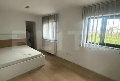 Casă cu 5 camere cu Teren 1600 Mp în Central - 13