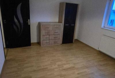 Apartament cu 3 camere semidecomandat în Central - 3