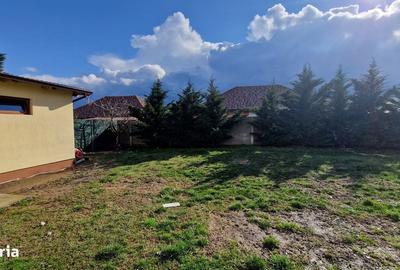 Casă cu 3 camere cu Teren 420 Mp în Remetea Mare