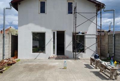 Casă cu 4 camere în Petrești - 1