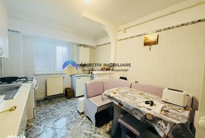 Apartament cu 3 camere decomandat în 1 Mai - 9