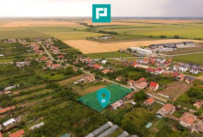 Teren agricol intravilan de 2398 mp, în Tisa Nouă - 1