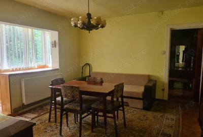 PROPRIETAR,vand apartament 3 camere+ garaj zona girocului - 1