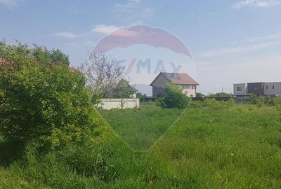Teren Construcții intravilan de 1000 mp, în Ostratu - 1