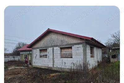 Casă cu Teren 1195 Mp în Central - 2