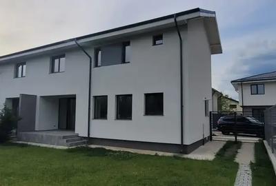 Casă cu 4 camere cu Canalizare în Nord - 3
