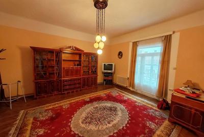 Casă cu 2 camere cu Teren 376 Mp în Elisabetin