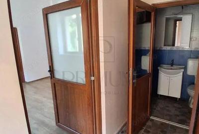 Casă cu 5 camere cu Canalizare în Mehala