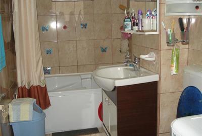 Casă cu 3 camere decomandat în Gării - 2