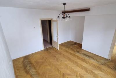 Apartament cu 2 camere semidecomandat în Ultracentral