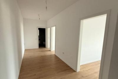 Apartament cu 4 camere decomandat în Tractorul - 5