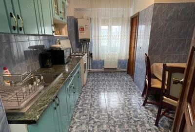 Apartament cu 3 camere decomandat în Central - 1