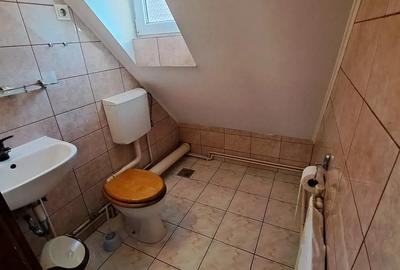Inchiriez apartament la casa - 3