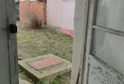 Casă cu 3 camere în Giarmata