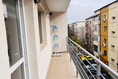 Apartament cu 2 camere semidecomandat, mobilat în 1 Mai - 9