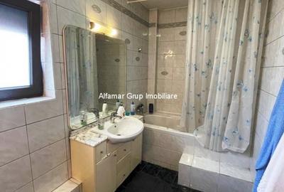 Casă cu 7 camere cu Canalizare în 13 Septembrie - 13