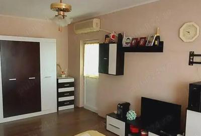 Apartament 3 camere cf.1 dec. etajul 8 cu pod, Cal. Calarasilor - Calarasi 4 - 8