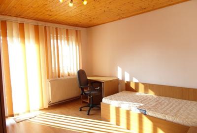 P-ta Muncii- 3 minute metrou, camera la vila pt. o studenta/ tanara absolventa - 2