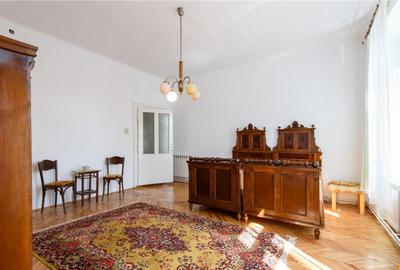 Casă cu 4 camere cu Teren 593 Mp în Centrul Civic - 2